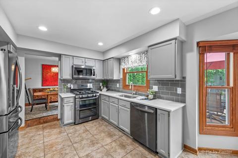 625 Maple Ave, Elburn, IL 60119 photo 5
