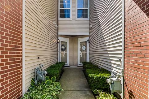 24162 Walnut Cir, Plainfield, IL 60585 photo 2