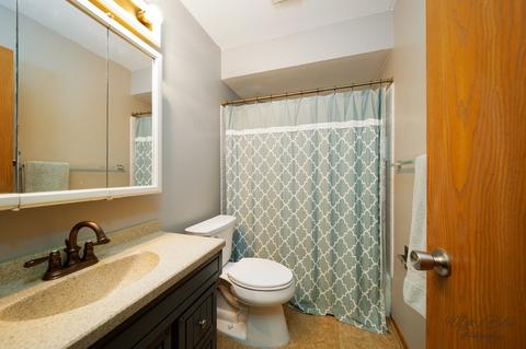 526 Jackson St, Genoa, IL 60135 photo 9