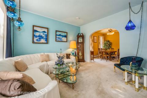 32 Leonard St, Elgin, IL 60123 photo 2