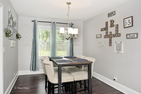 2670 Kettlehook Dr, Elgin, IL 60124 photo 4