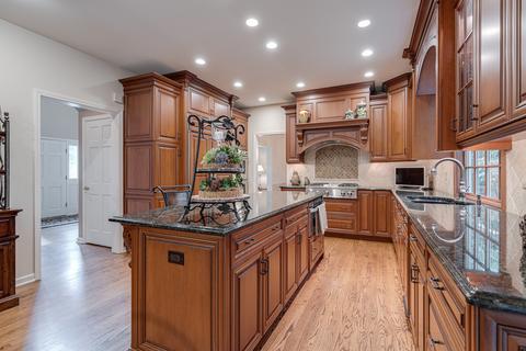 1220 Hawkins Ct, Bartlett, IL 60103 photo 9
