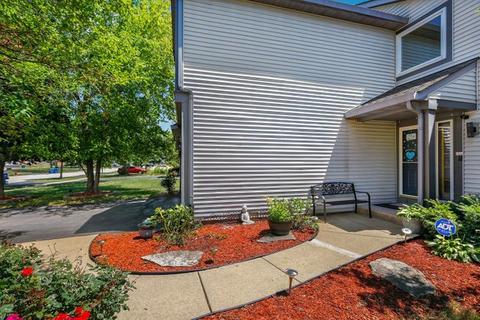 404 Sundance Dr, Bartlett, IL 60103 photo 4