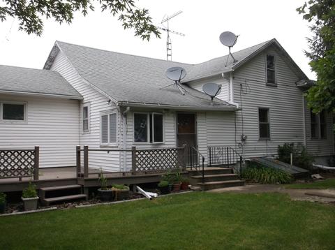 104 S Main St, Dover, IL 61323 photo 3