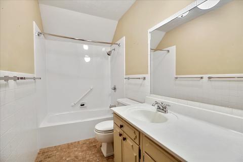 2002 E Washington St, Bloomington, IL 61701 photo 14