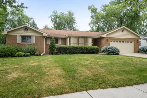102 Gladys Dr, Normal, IL 61761 photo 1