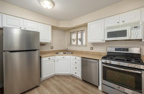 114 Honeysuckle Ct #122, Rolling Meadows, IL 60008 photo 7