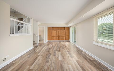 114 Honeysuckle Ct #122, Rolling Meadows, IL 60008 photo 12