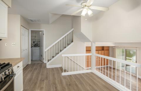 114 Honeysuckle Ct #122, Rolling Meadows, IL 60008 photo 8