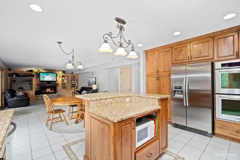 187 Wilcox Dr, Bartlett, IL 60103 photo 8