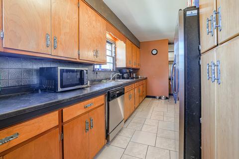842 Morgan St, Elgin, IL 60123 photo 4