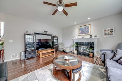 1585 Maureen Dr, Hoffman Estates, IL 60192 photo 10