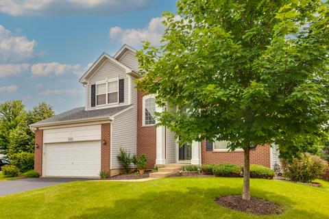 1585 Maureen Dr, Hoffman Estates, IL 60192 photo 3