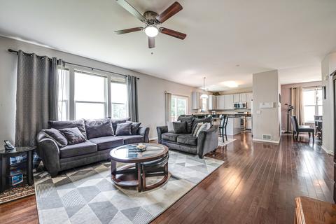 1585 Maureen Dr, Hoffman Estates, IL 60192 photo 12