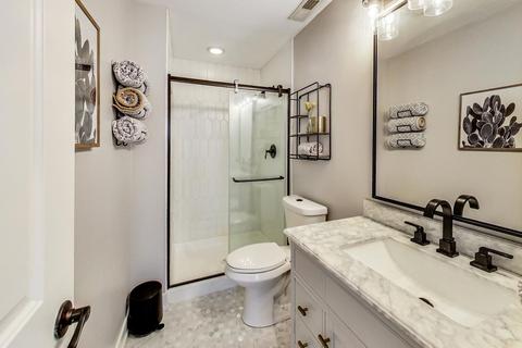 399 Illinois Blvd, Hoffman Estates, IL 60169 photo 17