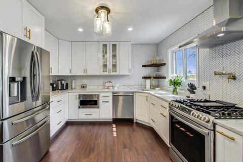 399 Illinois Blvd, Hoffman Estates, IL 60169 photo 3