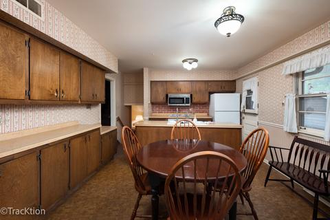 910 Emerald Dr, Naperville, IL 60540 photo 6