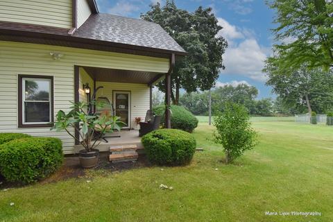 1250 Mettel Rd, Aurora, IL 60505 photo 2