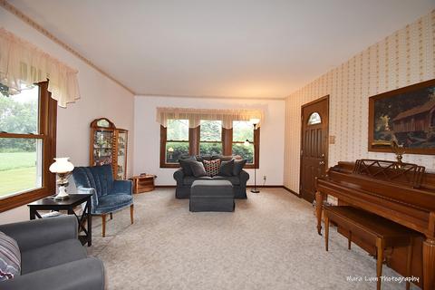 1250 Mettel Rd, Aurora, IL 60505 photo 4