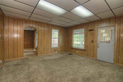 204 E Diggins St, Harvard, IL 60033 photo 6