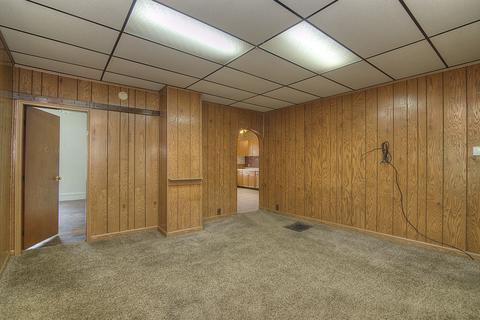 204 E Diggins St, Harvard, IL 60033 photo 8