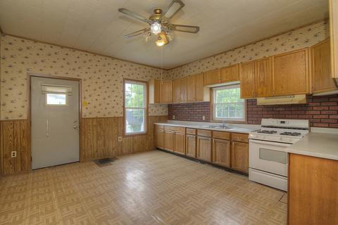 204 E Diggins St, Harvard, IL 60033 photo 15