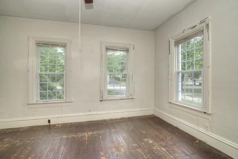 204 E Diggins St, Harvard, IL 60033 photo 9