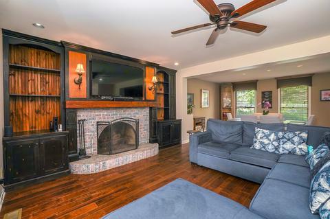 2476 Lakeside Dr, Aurora, IL 60504 photo 8