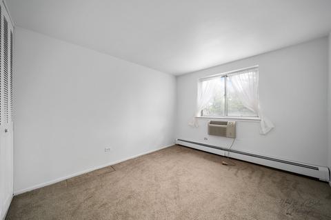 1500 Robin Cir #213, Hoffman Estates, IL 60169 photo 9
