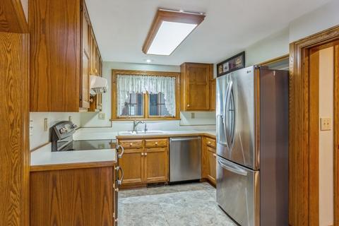 421 N Crotty Ave, Seneca, IL 61360 photo 4
