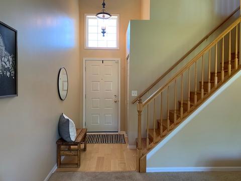 1056 Delta Dr, Elgin, IL 60123 photo 4