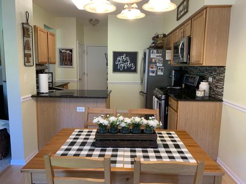 1056 Delta Dr, Elgin, IL 60123 photo 7