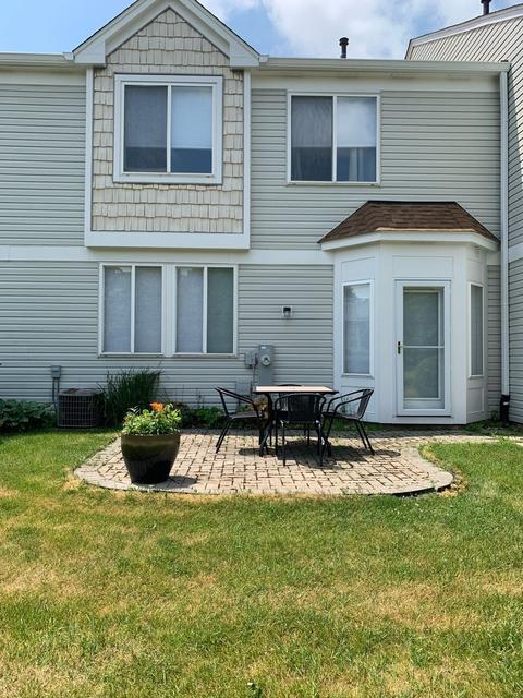 1056 Delta Dr, Elgin, IL 60123 photo 2