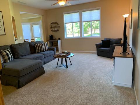 1056 Delta Dr, Elgin, IL 60123 photo 5