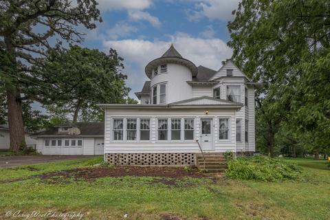 414 Jackson St, Genoa, IL 60135 photo 2