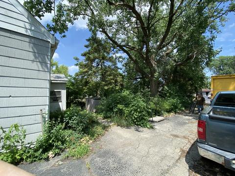 7220 S Octavia Ave, Bridgeview, IL 60455 photo 3