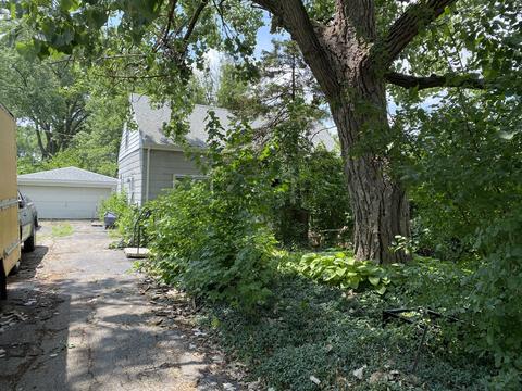 7220 S Octavia Ave, Bridgeview, IL 60455 photo 2