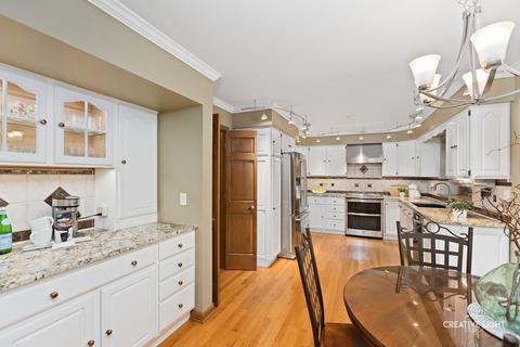240 Knoll St, Wheaton, IL 60187 photo 8