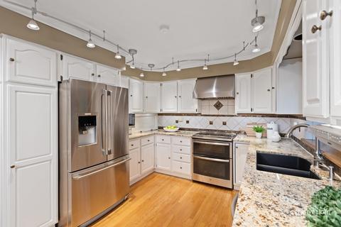 240 Knoll St, Wheaton, IL 60187 photo 7