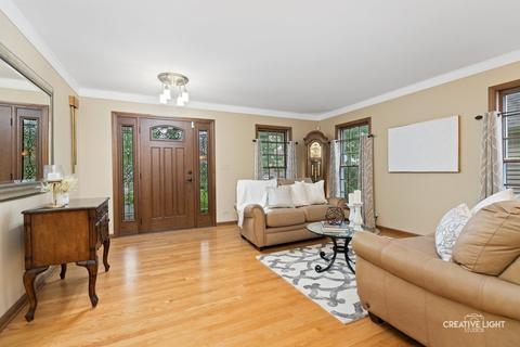 240 Knoll St, Wheaton, IL 60187 photo 5