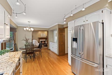 240 Knoll St, Wheaton, IL 60187 photo 9