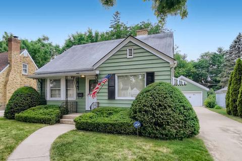 352 S Commonwealth Ave, Elgin, IL 60123 photo 2