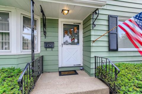352 S Commonwealth Ave, Elgin, IL 60123 photo 3