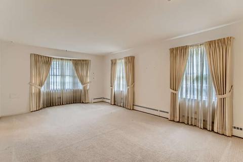 352 S Commonwealth Ave, Elgin, IL 60123 photo 5
