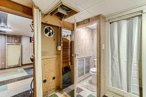 352 S Commonwealth Ave, Elgin, IL 60123 photo 22