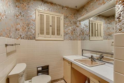 352 S Commonwealth Ave, Elgin, IL 60123 photo 15