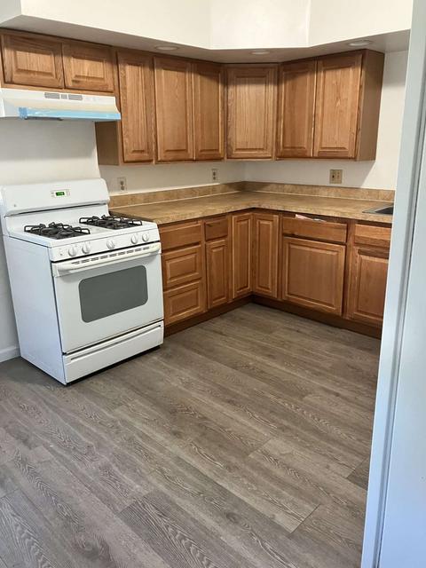 311 E Illinois Ave, Aurora, IL 60505 photo 8