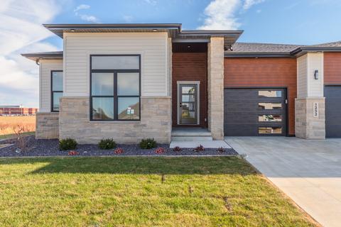 1252 Silver Oak Cir, Normal, IL 61761 photo 5
