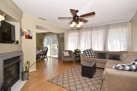 1325 Summersweet Ln, Bartlett, IL 60103 photo 3