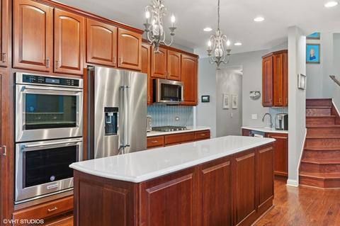 1683 Constitution Dr, Glenview, IL 60026 photo 8